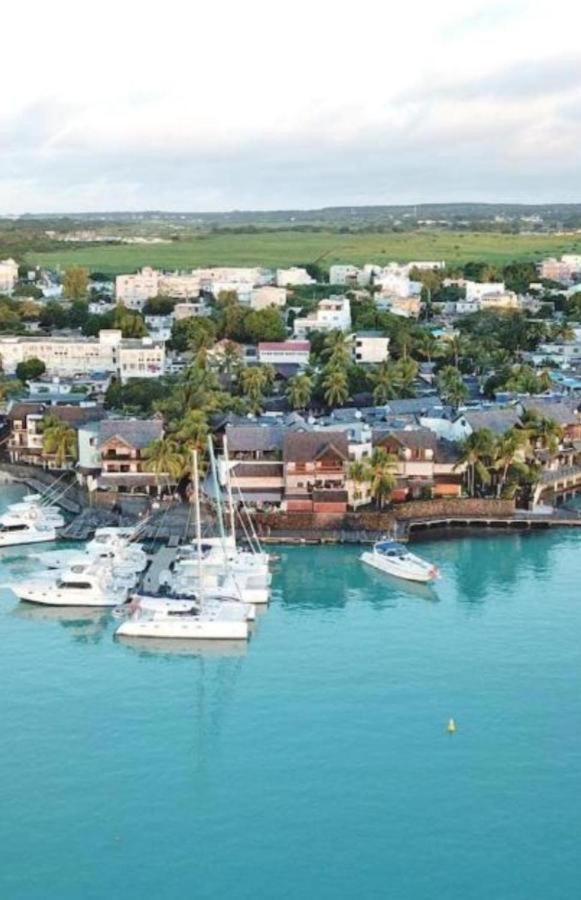 Sunset Boulevard, Grand Baie Exterior photo